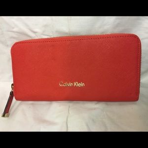 Saffiano Zip Around Wallet | Calvin Klein